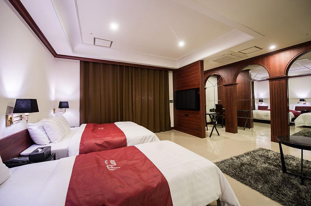 Hotel Floce Pucshon Kültér fotó