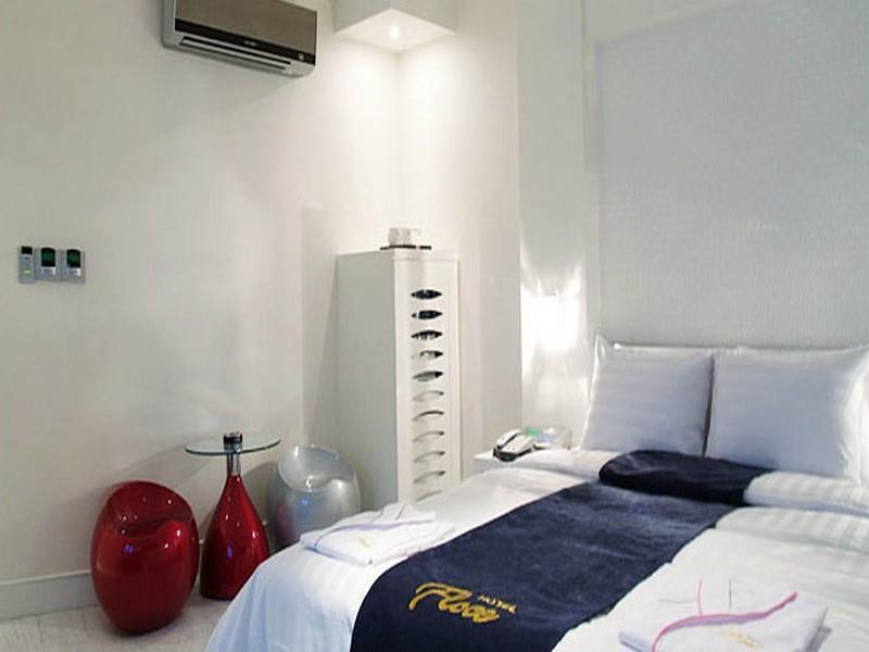 Hotel Floce Pucshon Kültér fotó