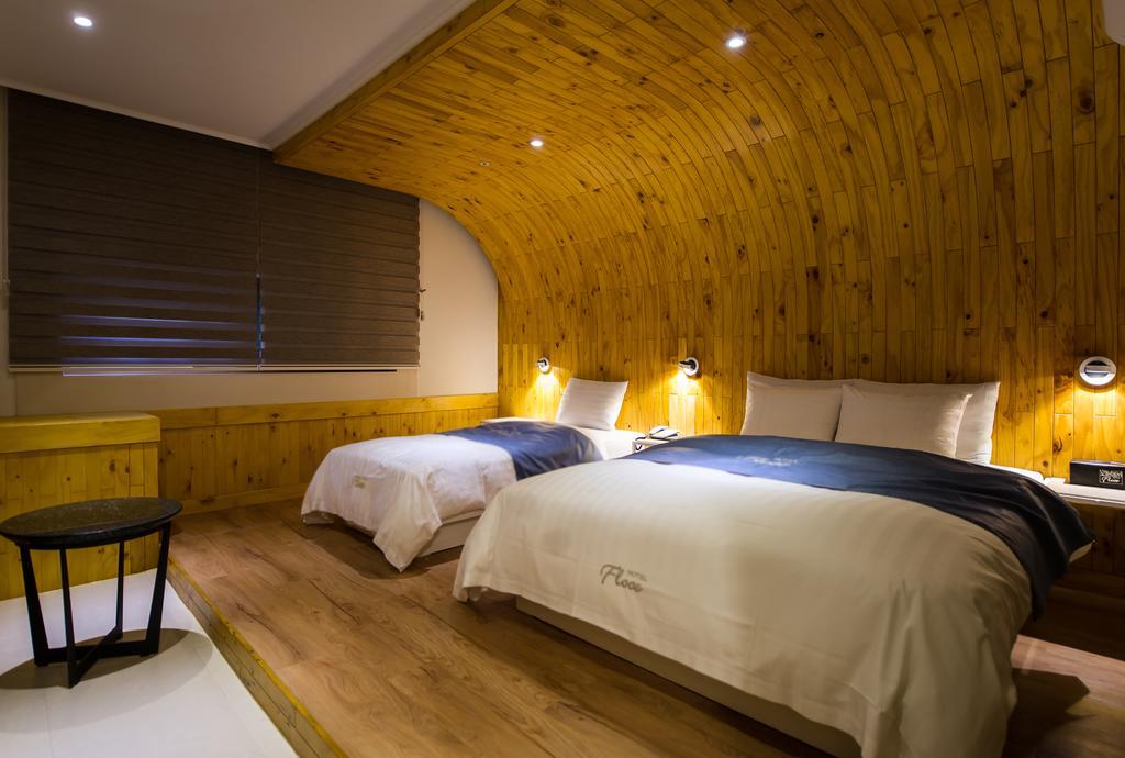 Hotel Floce Pucshon Szoba fotó