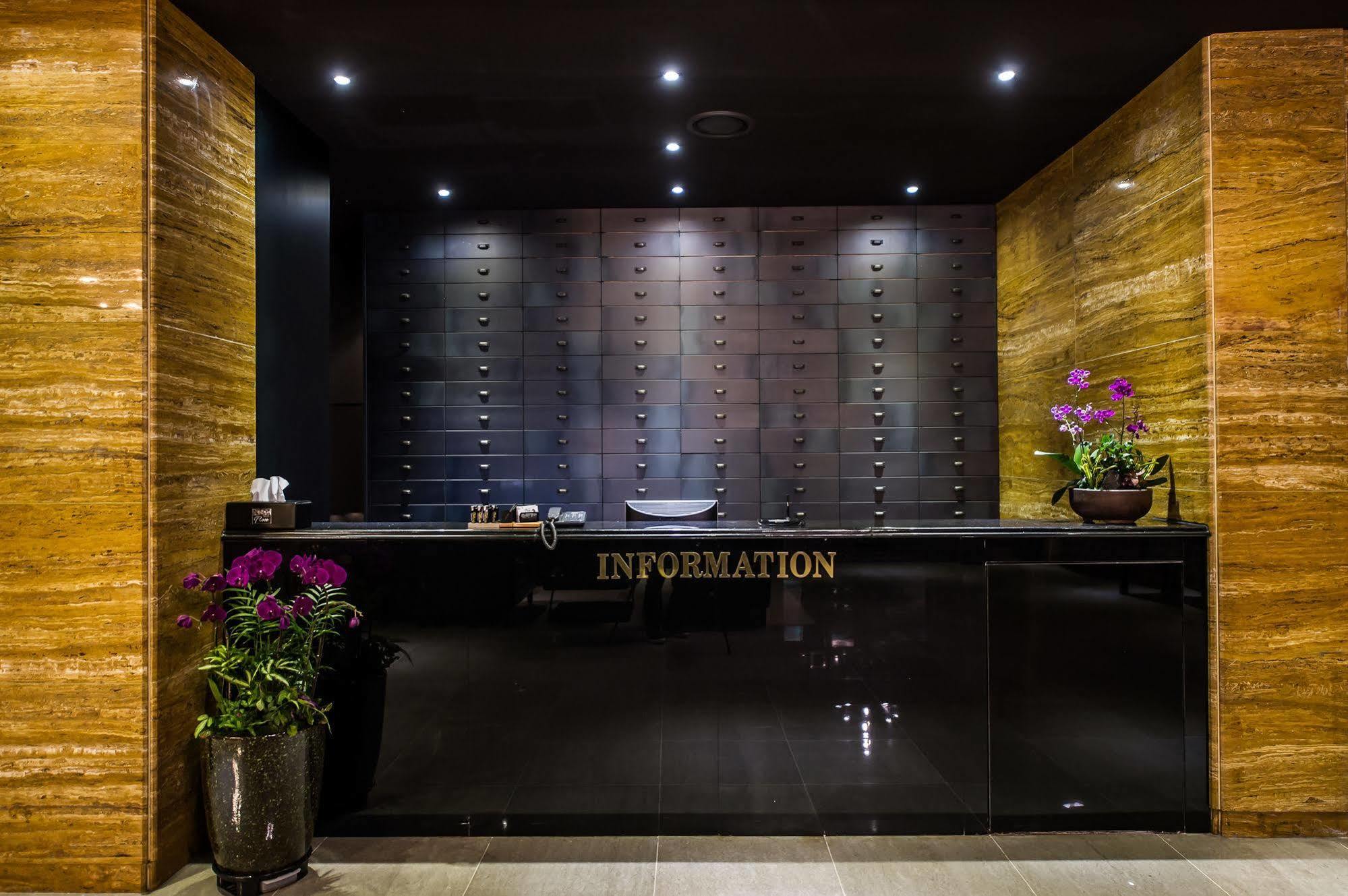 Hotel Floce Pucshon Kültér fotó